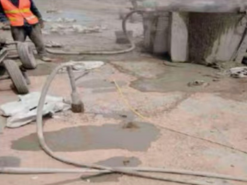 印江水泥混凝土路面板底注浆技术 路面脱空注浆整治方案